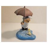 Winnie the Pooh in Rain w Umbrella 5.5'H