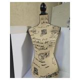 Mannequin Burlap 31' H