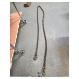 3/8' Chains & 2 Hooks 12'