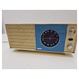 Vintage RCA AM FM Radio  RZC 230A Works