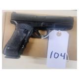 Clock Model 17 Gen 4 w Trijicon HD Night Sites