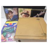 Record  Player NON WORKING with Albums