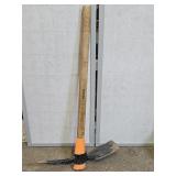Truper Pick Axe