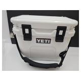 New  YETI ROADIE  Cooler 17" x 14" H