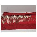 Tudor Plate Flat Ware with Storage Case