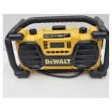 DeWalt 18 V Job Site Radio w Charger & Outlet