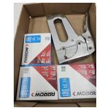 Arrow Stapler w Staples