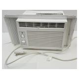 GE 5000 BTU Window Air Conditioner NICE!