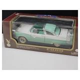 NIB 1955 FORD Crown Victoria Die Cast Car 1:18