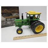 John Deere 4620 1:16 Die Cast Tractor w Box