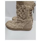 Womens Size 8 UGG Sweater Boots w Box VGC