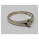 10KP White Gold Ring  with Diamond Chip Size 3