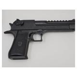 New  Desert Eagle Semi Auto 44 Mag