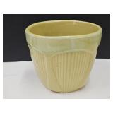 Roseville USA Stoneware / Pottery 6" x 5" h