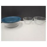 Pyrex Nesting Bowls up to 11"W