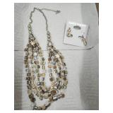 Pretty Costume Necklace w Matching Earrings