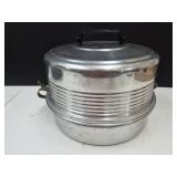 VTG Regal Aluminum Ware Pie & Cake Carrier