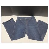 Levis Jeans Size 14 Short