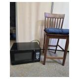 1000 W  Black Microwave & Nice Chair 21 x15 x 11h