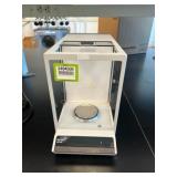 Mettler Toledo Analytical Balance