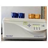 Eppendorf 5910R Refrigerated Centrifuge w/Rotor