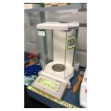 Mettler Toledo AG104 analytical balance