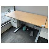 ISE Standing Desk 29' x 24.5' - 50.1' & More