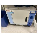 Thermo Scientific MDI40 C02 Incubator