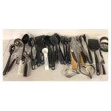 KITCHEN UTENSIL LOT