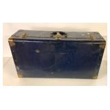 VINTAGE METAL SUIT CASE