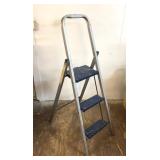 STEP LADDER