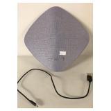FLOW WIRELESS SPEAKER, TURNS ON