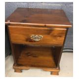 NIGHT STAND 22X19X26
