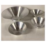VINTAGE MIRRO ALUMINUM BOWL SET