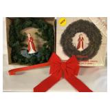 MR. CHRISTMAS SINGING WREATH, LIGHTS UP AND PLAYS
