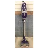 SHARK DUO-CLEAN VACUUM, TURNS ON