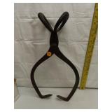 Gifford Wood Co #32 Tie Tongs