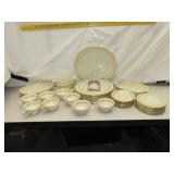 Vintage Lenox Golden Wreath China Set (includes=