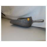 Vintage Large Aluminum Grain Scoop 13&3/4" x