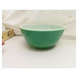 Vintage Pyrex Green Bowl 8&3/4" x 4"