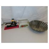 Vintage Cake Pan - Recipe Box & Nut Cracker