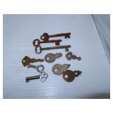 10 Antique Keys (see photos)