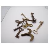 Lot of Vintage Keys (see photos)