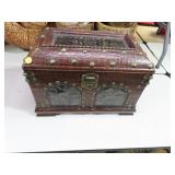 NO SHIPPING - Vintage Christmas Trunk = 17" x