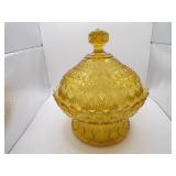Vintage Ornate Candy Dish = 7' x 6&1/2'