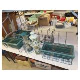 NO SHIPPING - 6 Outdoor Planters & 2 Rend Bird