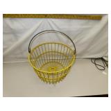 Vintage Egg Basket = 14&1/2' x 9'