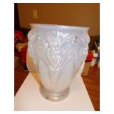 Beautiful Fenton Vase -  needs cleaning on inside