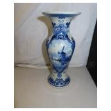 Vintage Delft Blue Vase = 9&3/4"