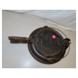 Antique Cast iron No 8 Good Health 395 Waffle